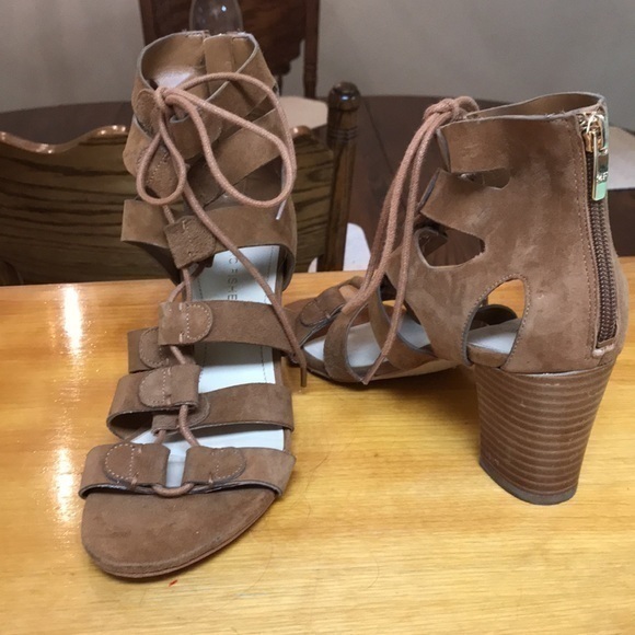 Marc Fischer brown suede tie arch zipper heel back size 6 1/2 inch heel. - Picture 9 of 11